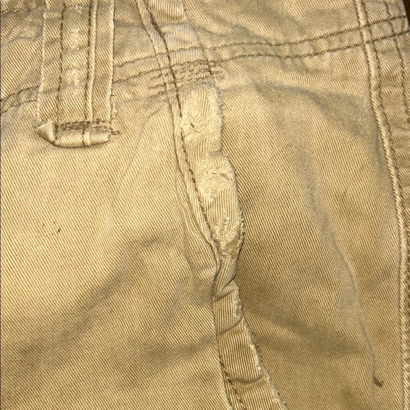 Hollister Men's Beige Cargo Shorts - Picture 3 of 5